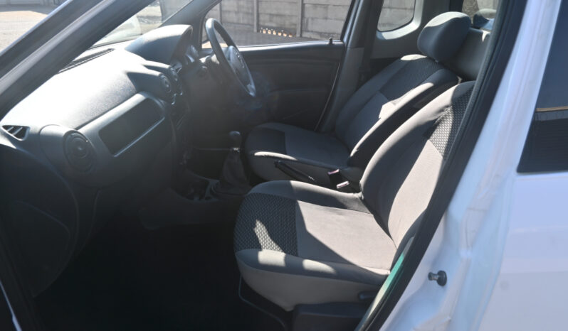 NISSAN NP200