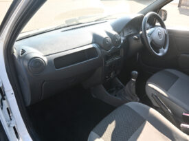 NISSAN NP200
