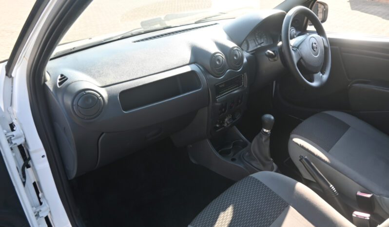 NISSAN NP200