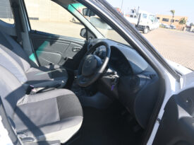 NISSAN NP200