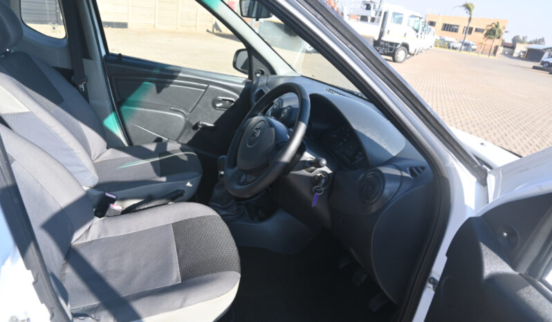 NISSAN NP200