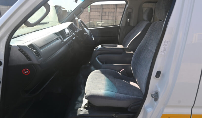 TOYOTA QUANTUM