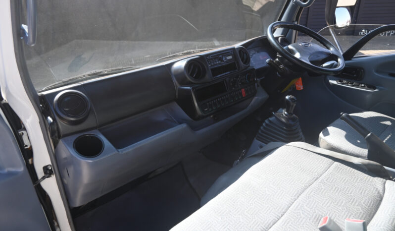 HINO 300