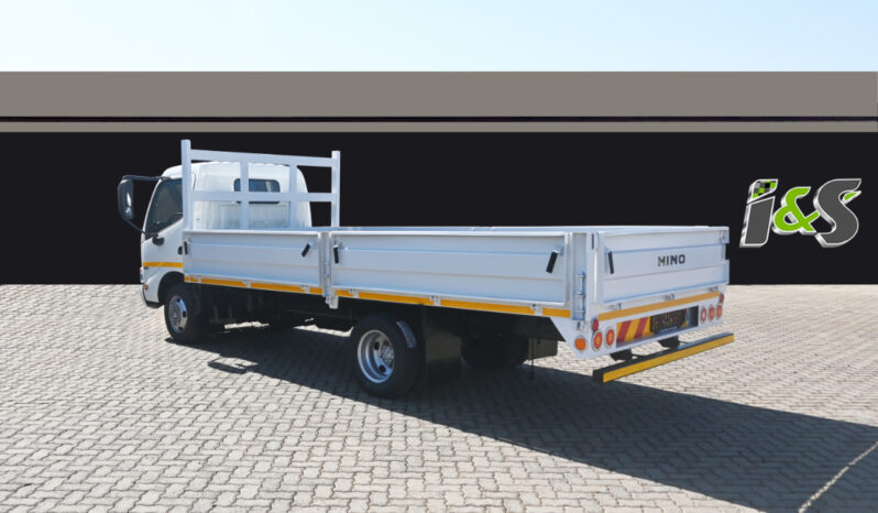 HINO 300