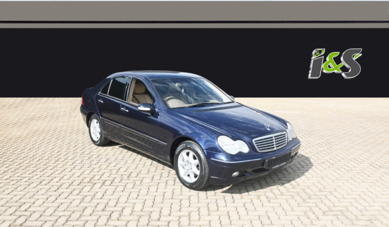 MERCEDES-BENZ C200