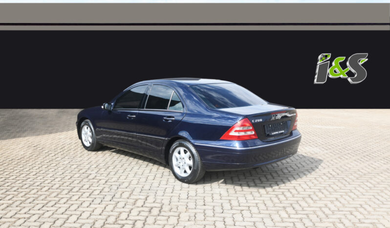MERCEDES-BENZ C200