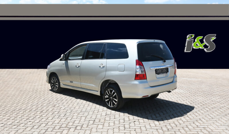 TOYOTA INNOVA